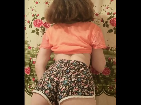 ❤️ 性感的年轻宝贝在镜头前脱下她的短裤 ❤️❌ Sluts。at zh-cn.xxxshake.ru❌❤